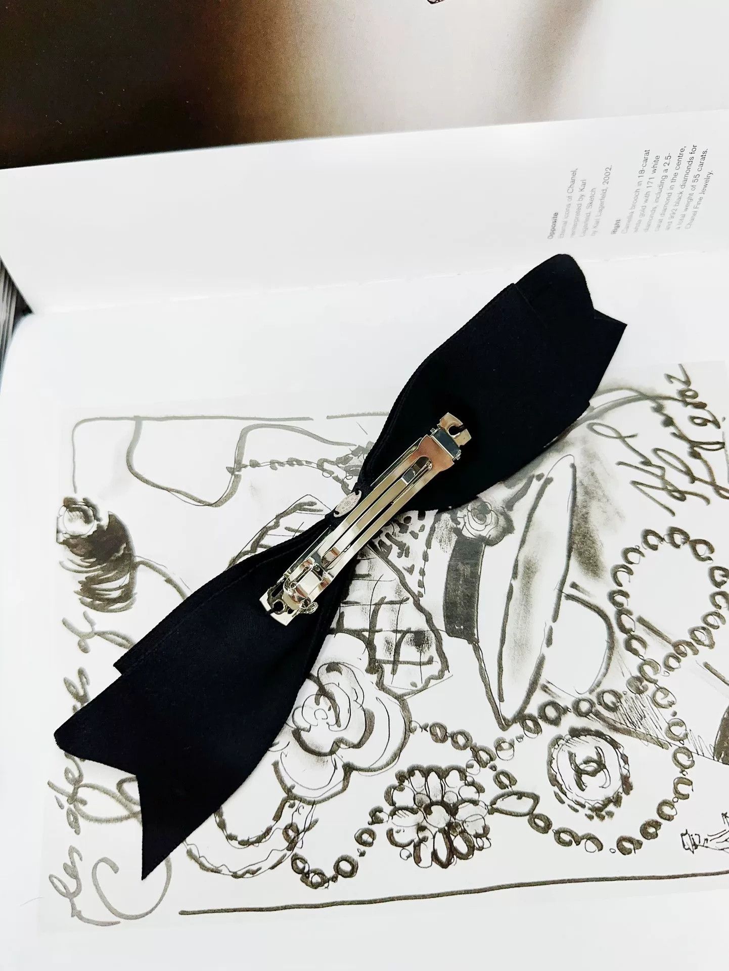 Chanel Chanel 21B Black Bow Hair Clip Size ONE SIZE - 3 Thumbnail