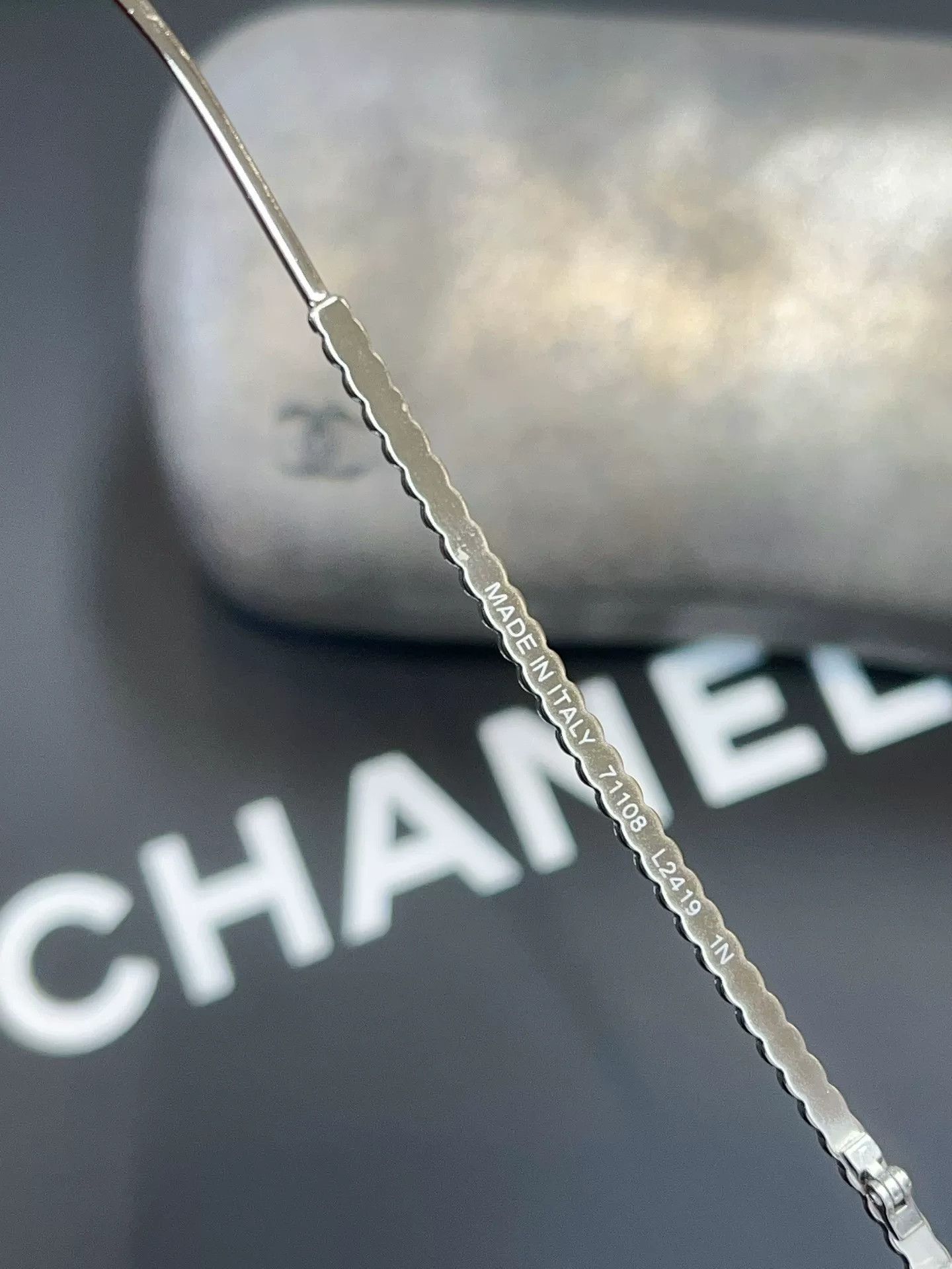 Chanel Chanel Diamond-Trimmed Sunglasses Size ONE SIZE - 4 Thumbnail