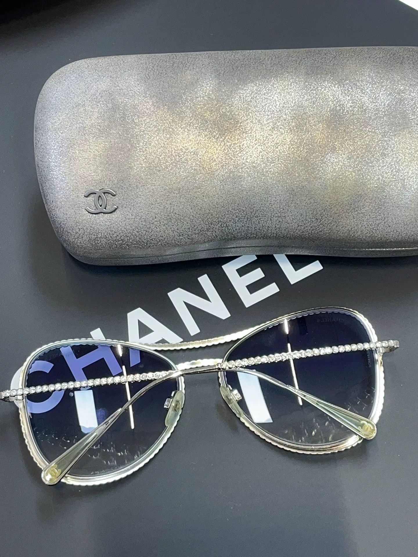 Chanel Chanel Diamond-Trimmed Sunglasses Size ONE SIZE - 2 Thumbnail