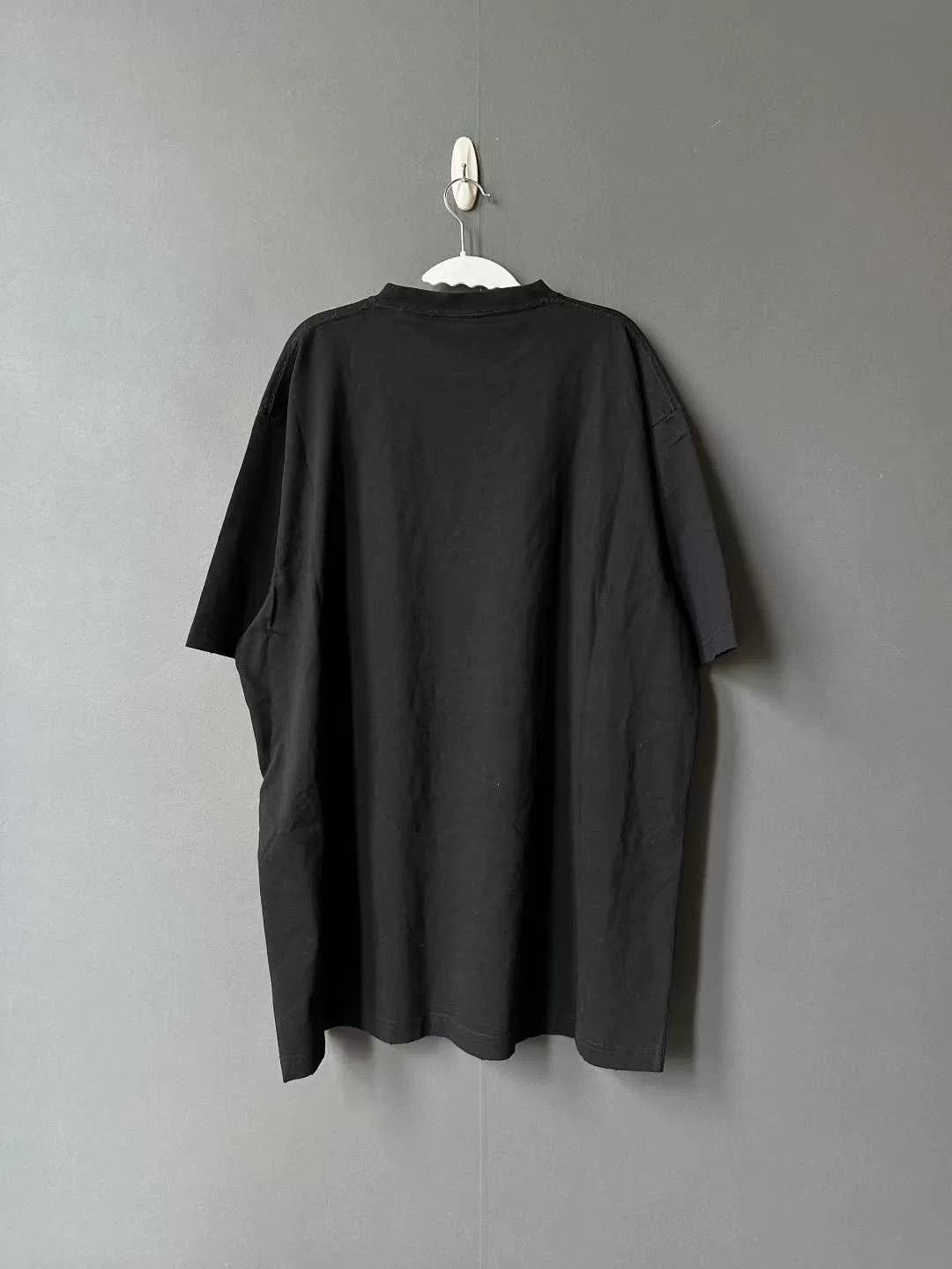 Balenciaga Balenciaga Distressed Logo Short Sleeve Tee Size US S / EU 44-46 / 1 - 2 Thumbnail