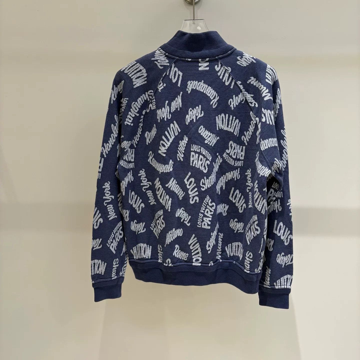 Louis Vuitton Louis Vuitton Logo Print Jacket Coat Size US L / EU 52-54 / 3 - 2 Thumbnail