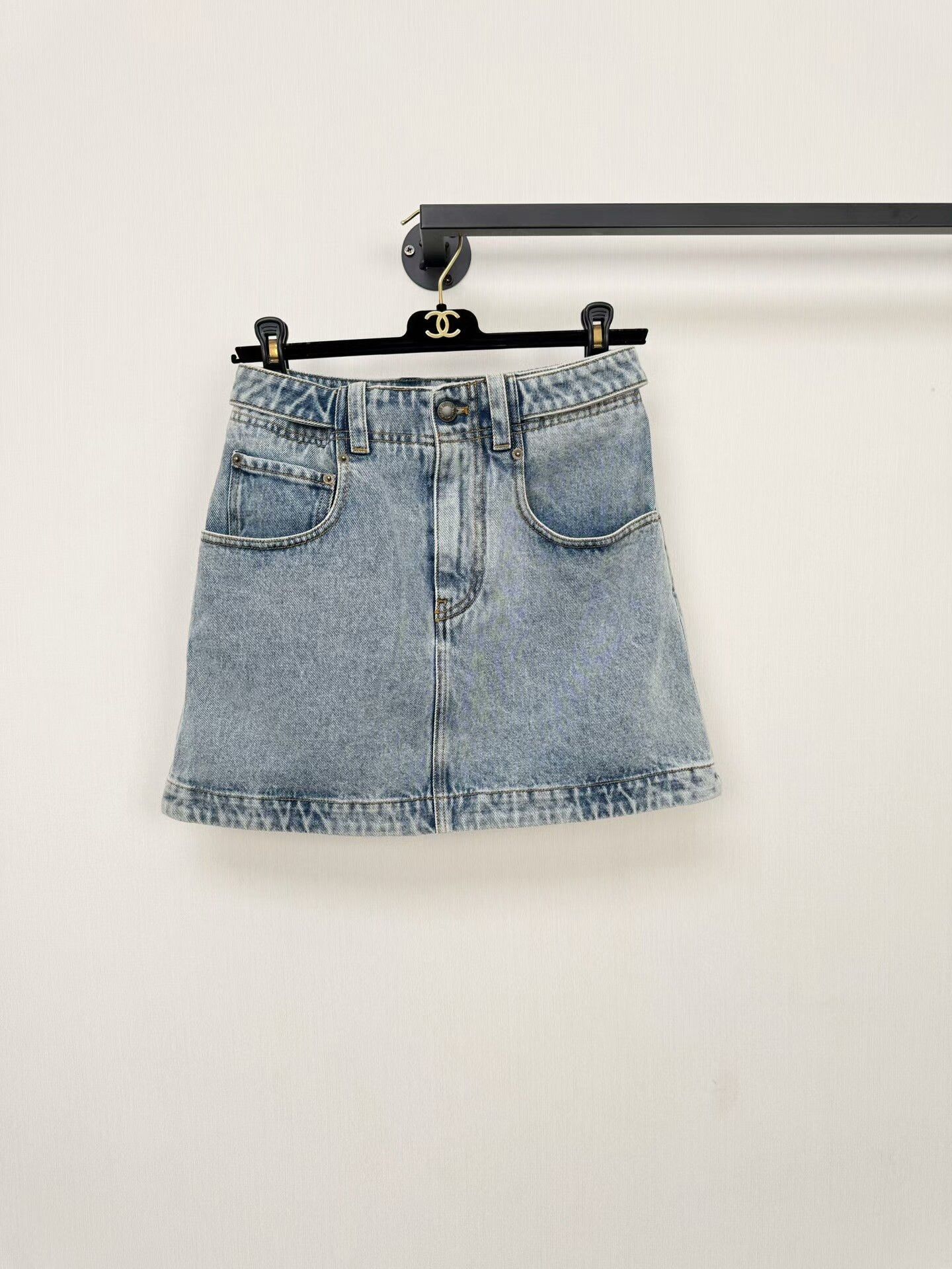 Louis Vuitton Louis Vuitton Denim Mini Skirt Size US 34 / EU 50 - 3 Thumbnail