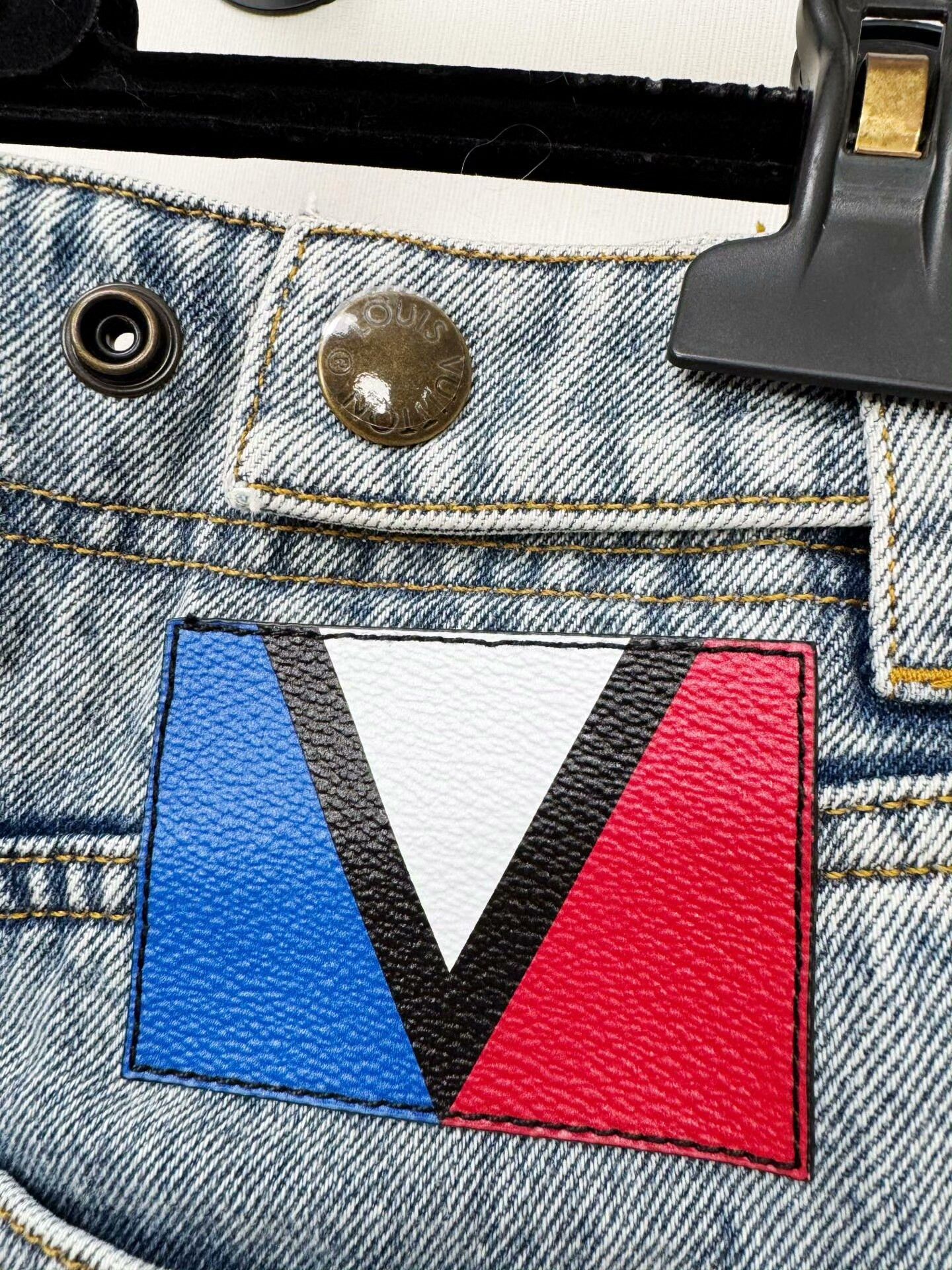 Louis Vuitton Louis Vuitton Denim Mini Skirt Size US 34 / EU 50 - 5 Thumbnail