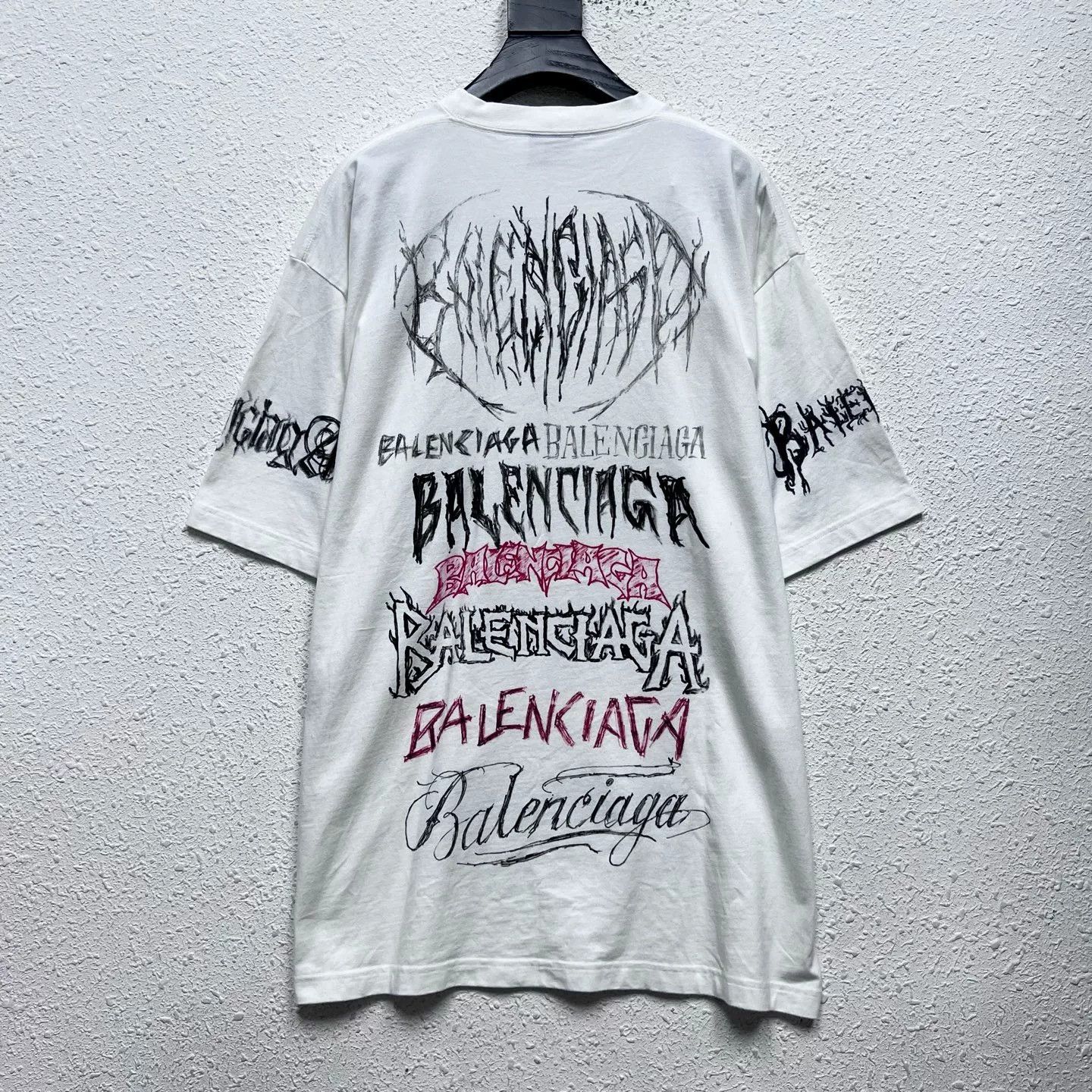 Balenciaga Balenciaga Dragon Year Graffiti Logo Tee Size US S / EU 44-46 / 1 - 2 Thumbnail