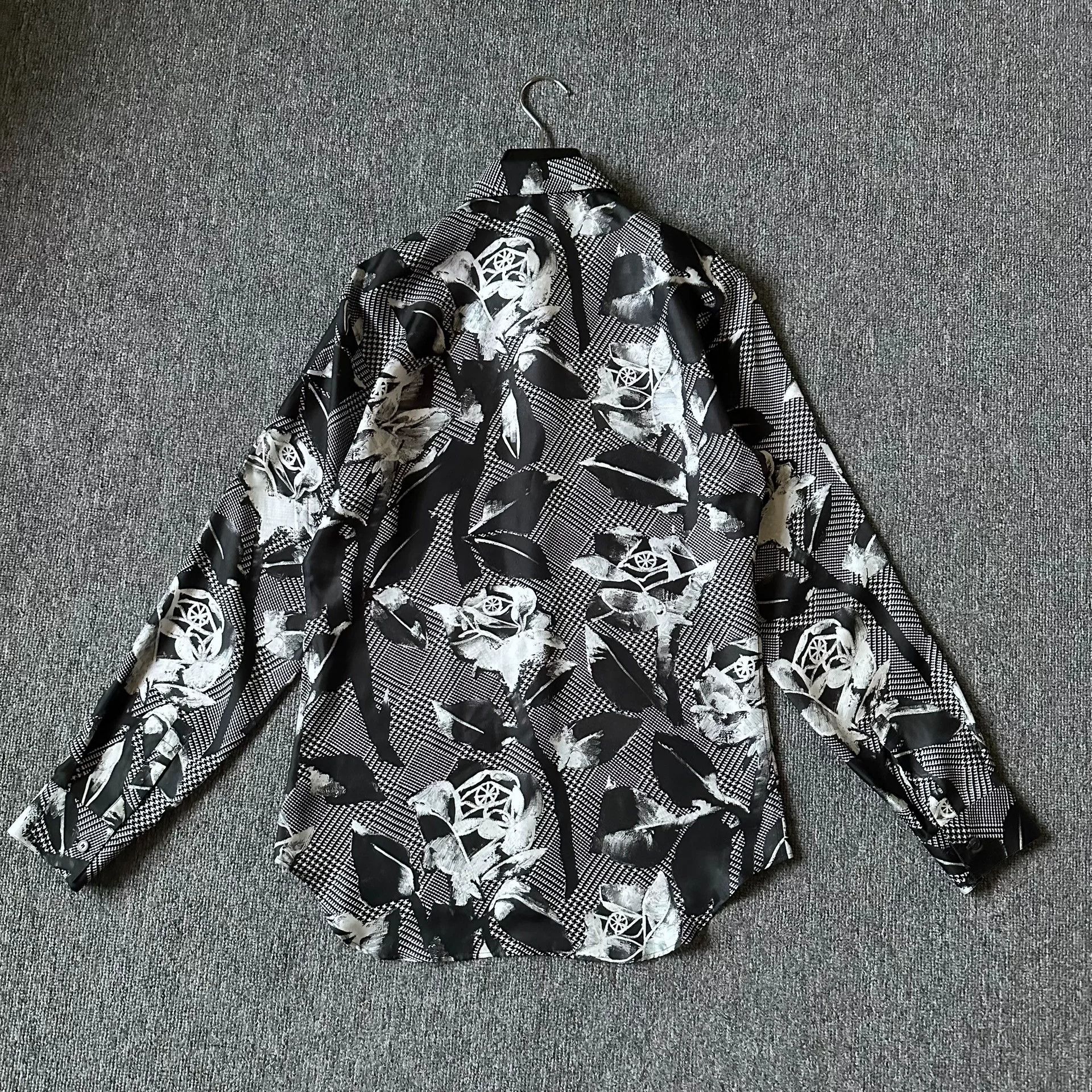 Dior Dior Black White Rose Print Shirt Size US S / EU 44-46 / 1 - 3 Thumbnail