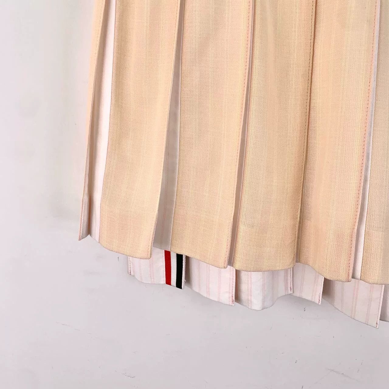 Thom Browne thom browne beige pleated wool mini skirt Size US 36 / EU 52 - 4 Thumbnail