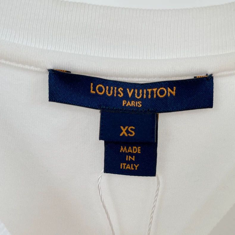 Louis Vuitton Louis Vuitton White Badge XS T-shirt Size US XS / EU 42 / 0 - 6 Thumbnail