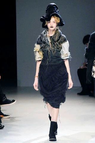 Comme des Garcons Comme des Garcons Deformed Lace Skirt Size US 26 / EU 42 - 9 Thumbnail