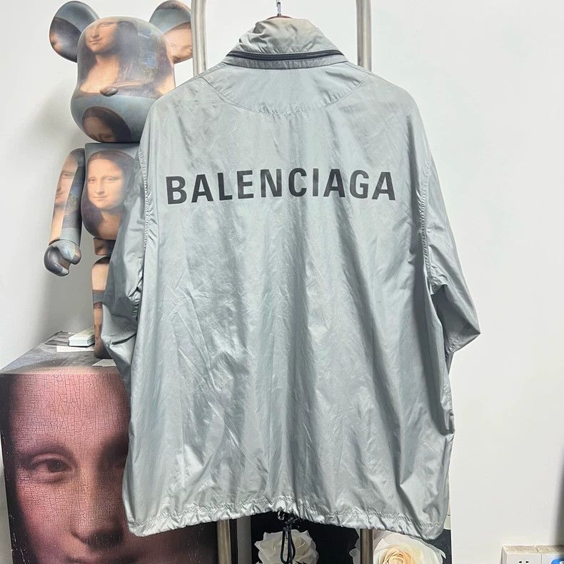 Balenciaga Balenciaga Back Logo Windbreaker Size US XXS / EU 40 - 2 Thumbnail