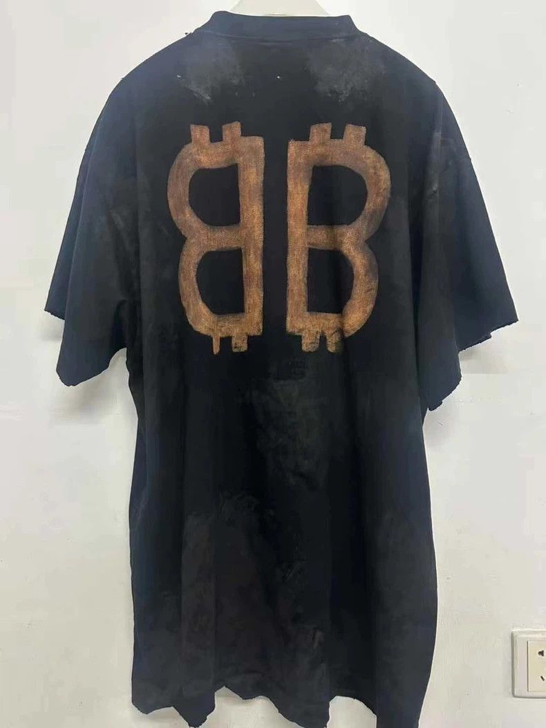 Balenciaga Balenciaga Bitcoin Short Sleeve Tee Size US S / EU 44-46 / 1 - 2 Thumbnail