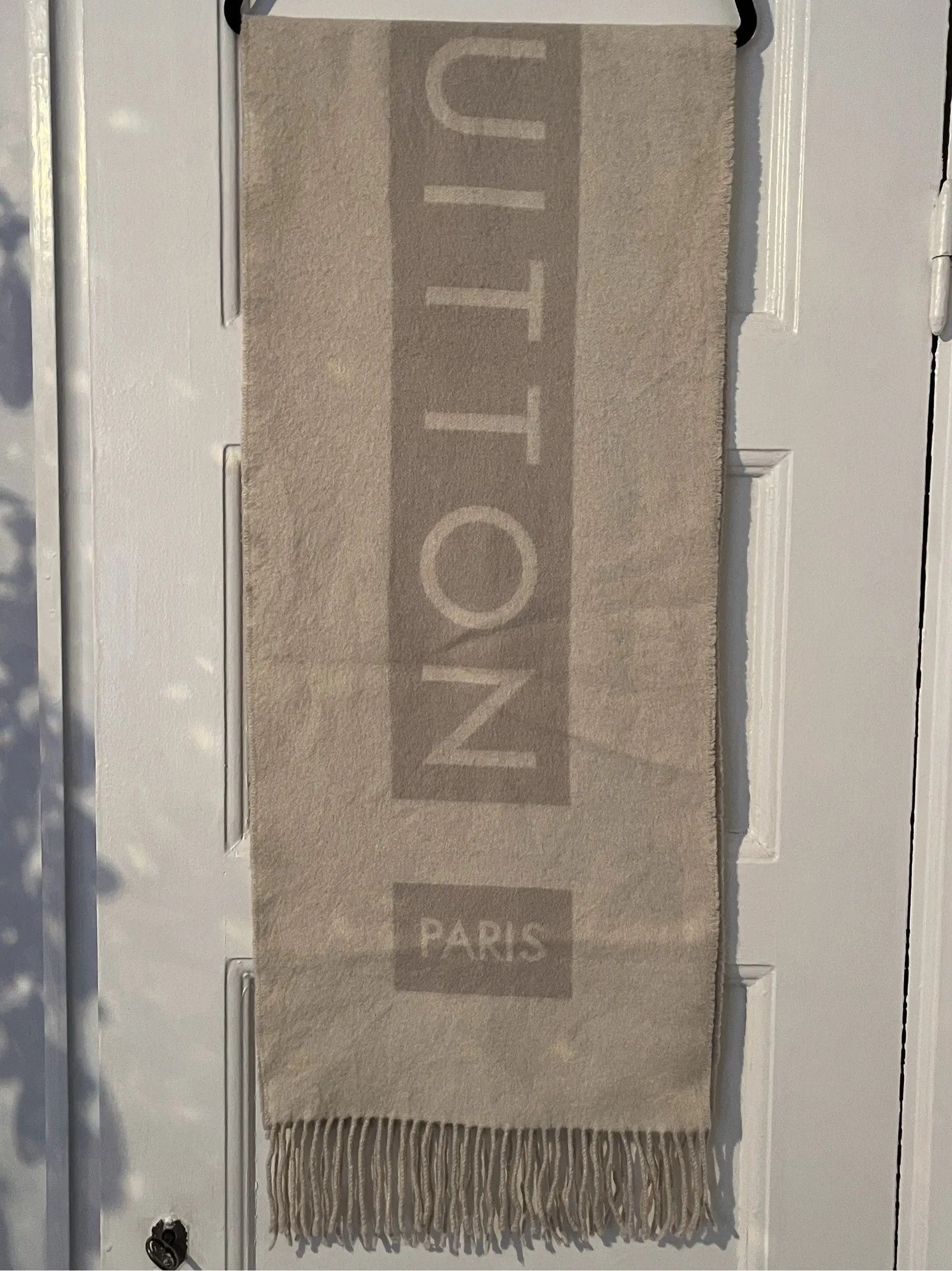 Louis Vuitton Louis Vuitton Scarf Size ONE SIZE - 3 Thumbnail
