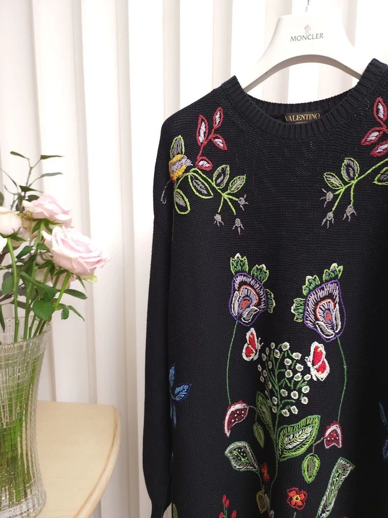 Valentino Valentino Black Embroidered Sweater Dress Size US S / EU 44-46 / 1 - 4 Thumbnail