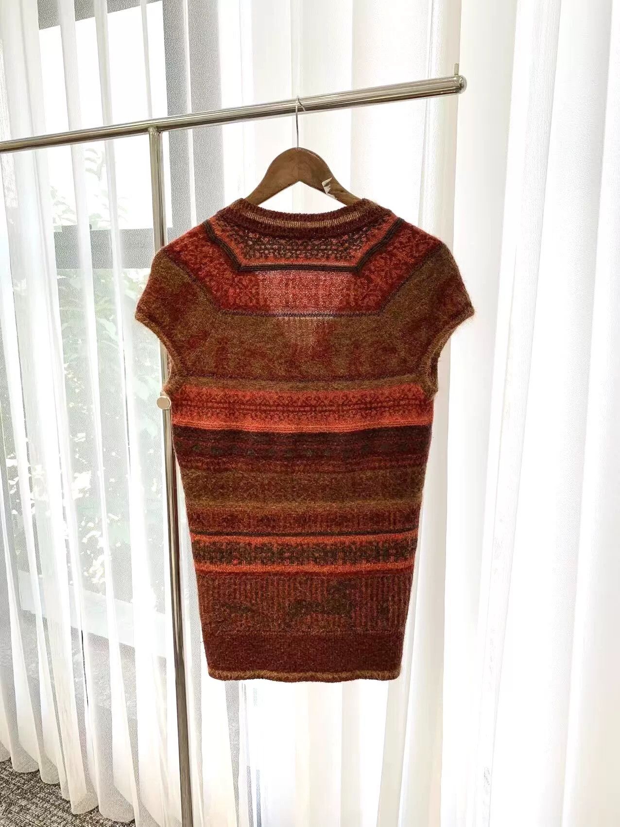 Hermes Hermes Red Stripe Cashmere V-neck Top Size US S / EU 44-46 / 1 - 2 Thumbnail