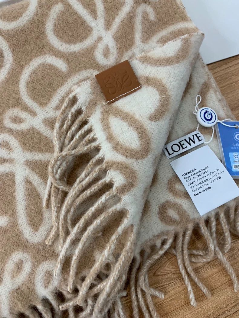 Loewe LOEWE Logo Print Cashmere Scarf Women Size ONE SIZE - 4 Thumbnail
