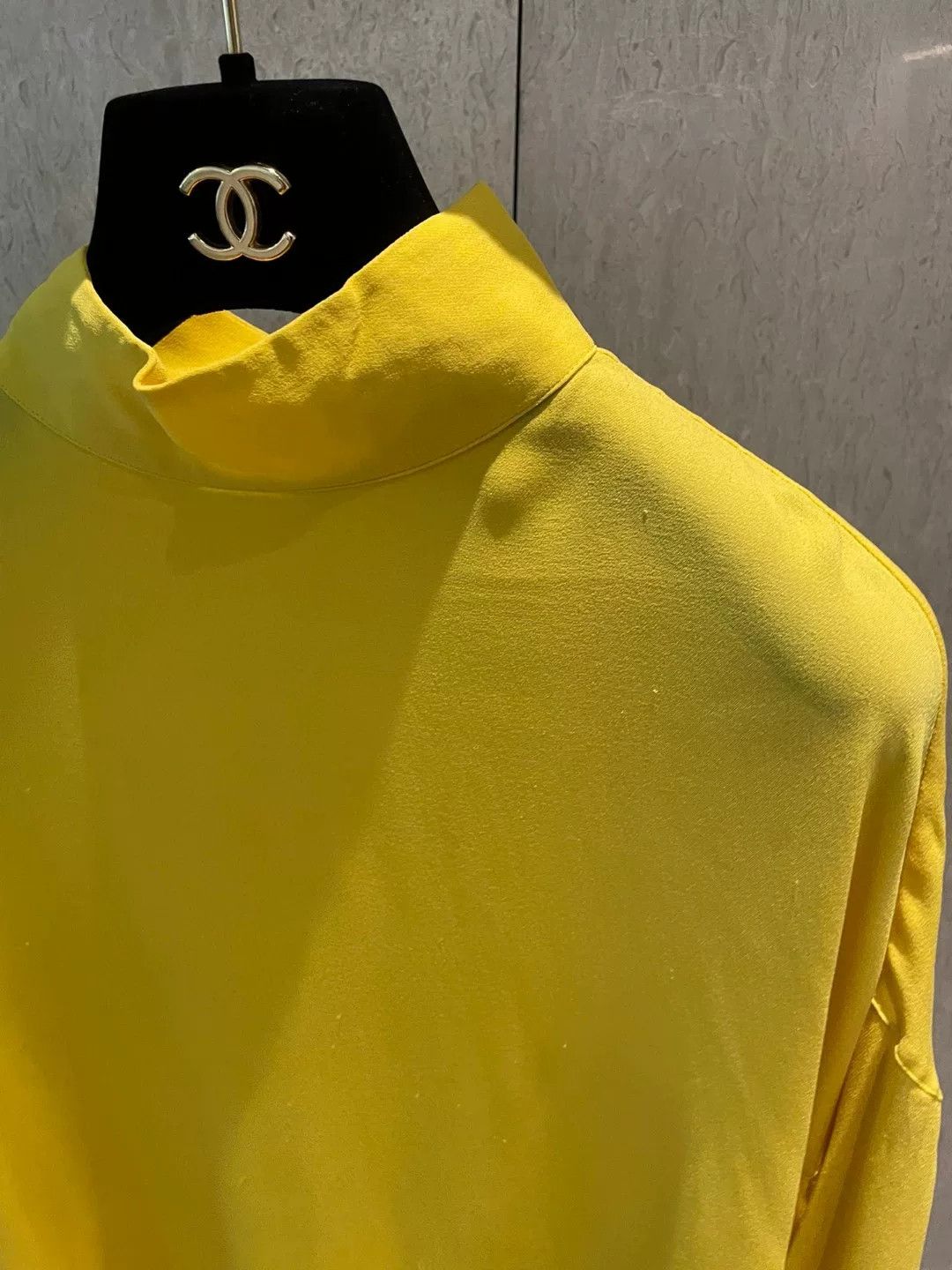 Valentino Valentino Yellow Turtleneck Top Size US S / EU 44-46 / 1 - 2 Thumbnail