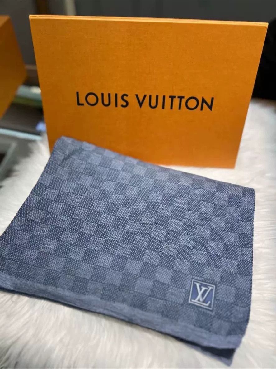 Louis Vuitton Louis Vuitton Checkered Scarf Size ONE SIZE - 3 Thumbnail