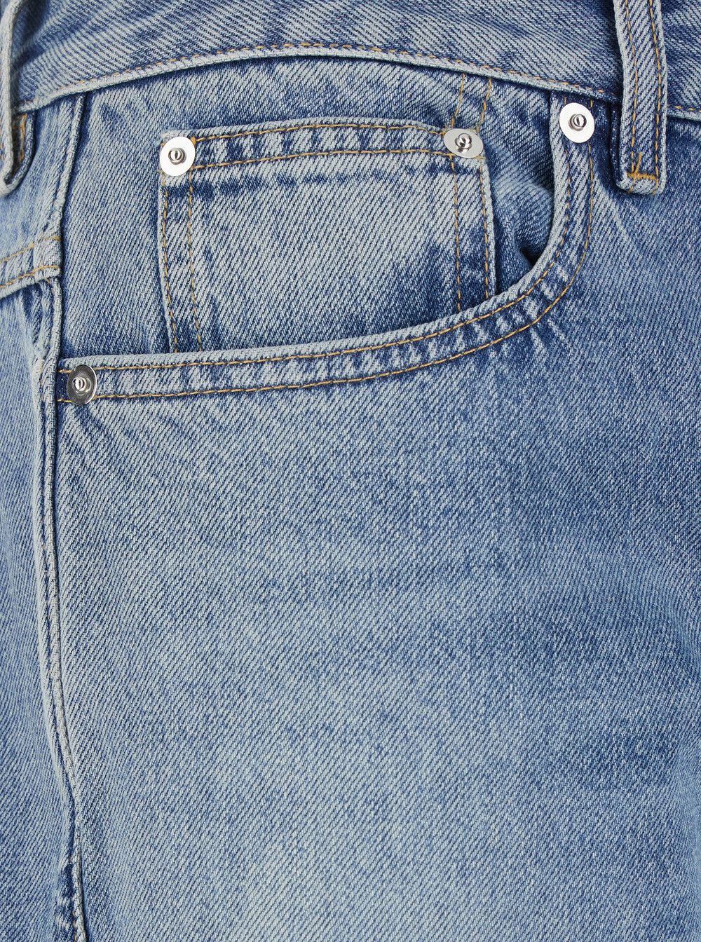 Gucci Light Blue Denim Jeans with Logo Patch on the Back and Belt Loops for Men Size US 34 / EU 50 - 3 Thumbnail