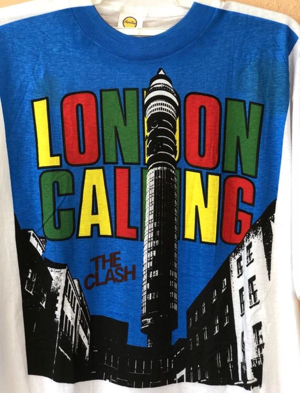 Band Tees Vintage The Clash London Calling Fifth Column Design T Shirt Size US L / EU 52-54 / 3 - 2 Thumbnail