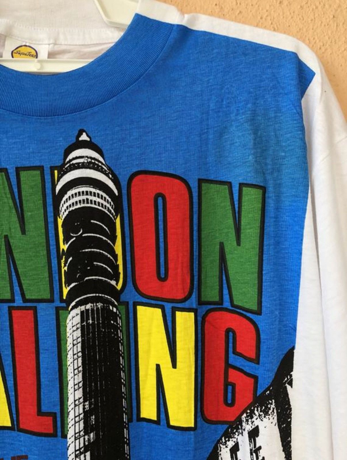 Band Tees Vintage The Clash London Calling Fifth Column Design T Shirt Size US L / EU 52-54 / 3 - 6 Thumbnail