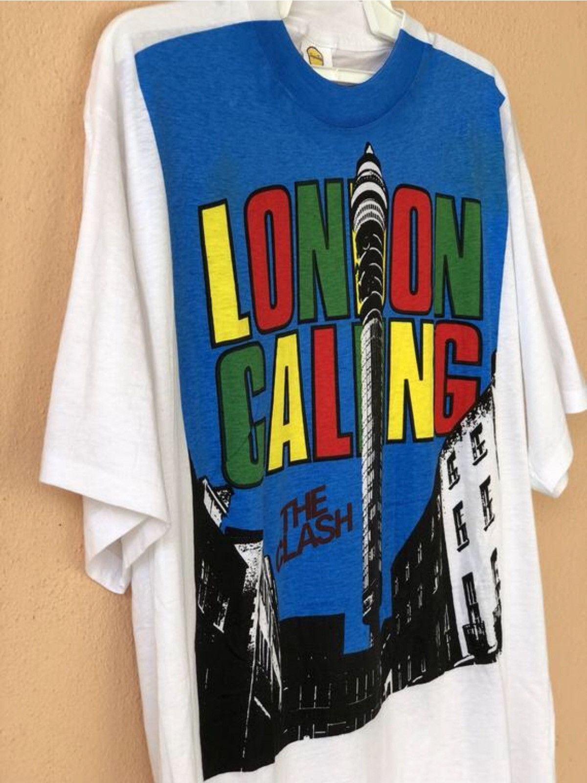 Band Tees Vintage The Clash London Calling Fifth Column Design T Shirt Size US L / EU 52-54 / 3 - 3 Thumbnail