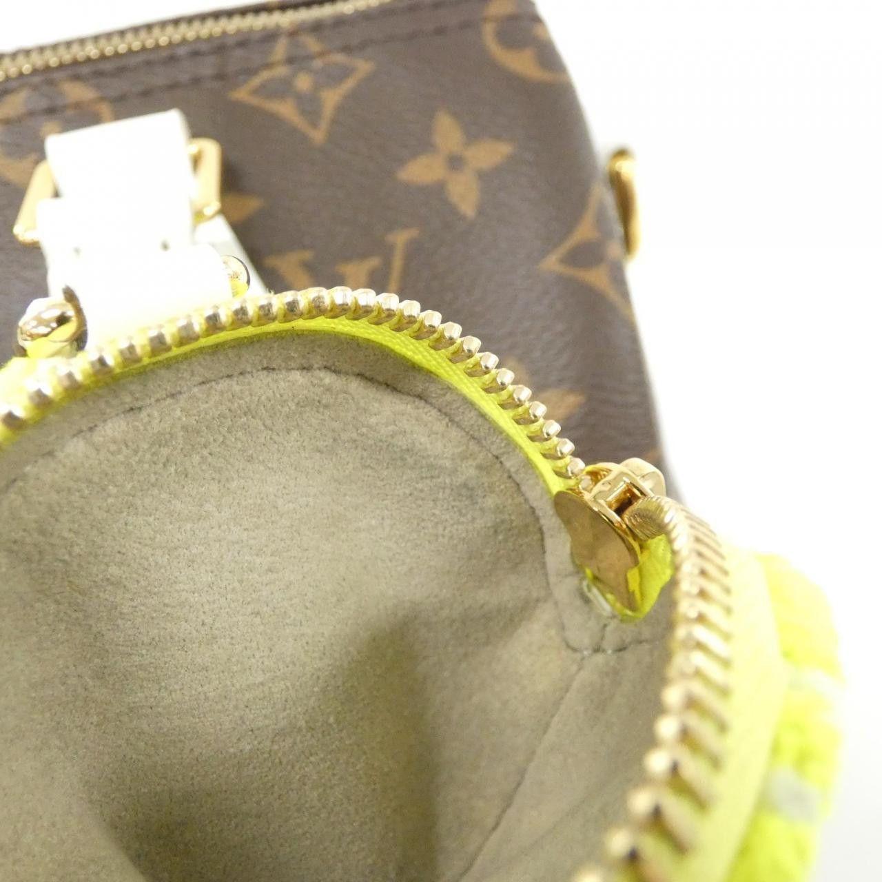 Louis Vuitton Louis Vuitton Louis Vuitton Speedy Bandouliere Monogram Boston Bag Canvas Travel Bag M20754 DUTY FREE for USA Size ONE SIZE - 8 Thumbnail