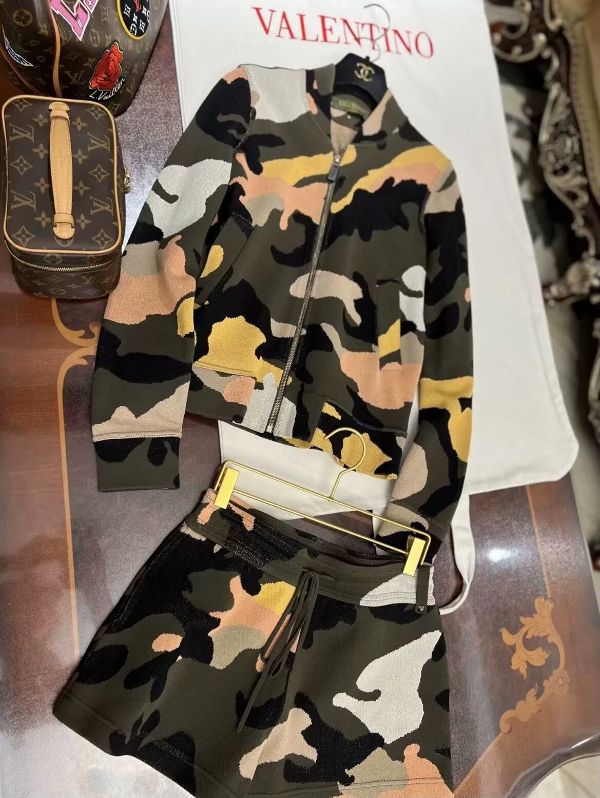 Valentino Valentino Camo Jacket & Shorts Set Size US M / EU 48-50 / 2 - 3 Thumbnail