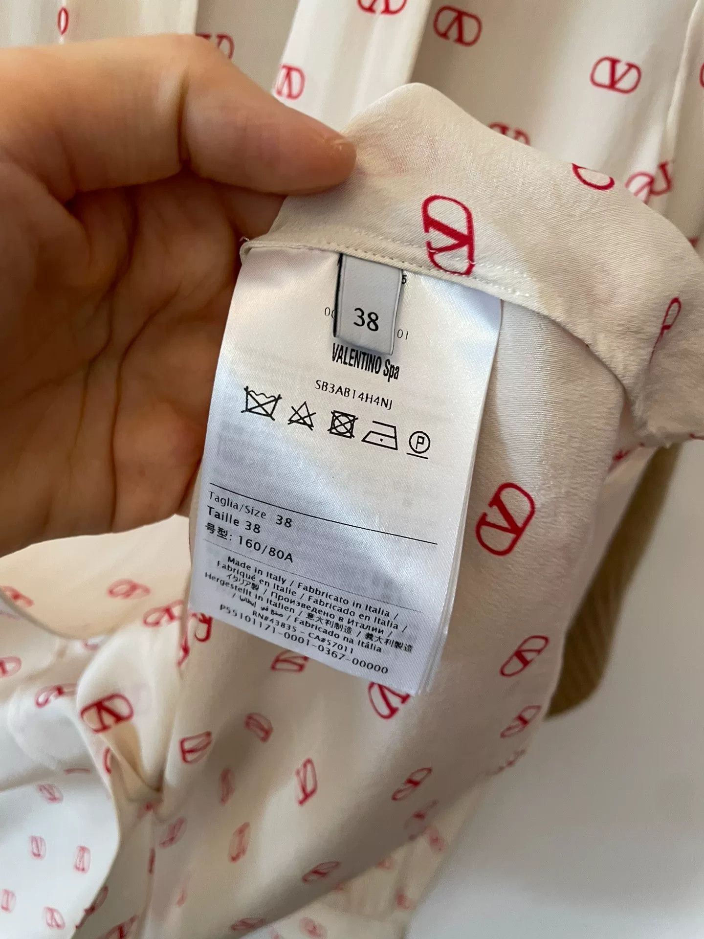 Valentino Valentino V Logo Silk Shirt Size US S / EU 44-46 / 1 - 4 Thumbnail