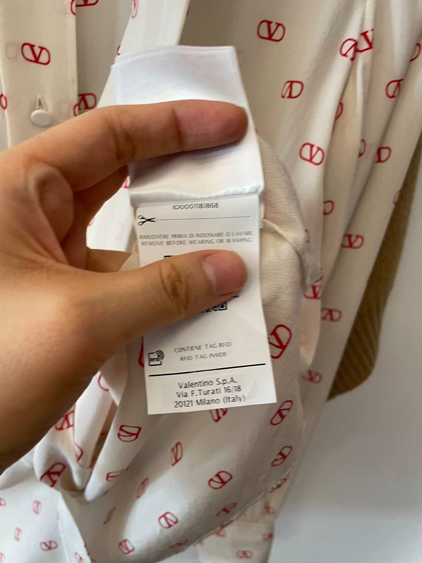 Valentino Valentino V Logo Silk Shirt Size US S / EU 44-46 / 1 - 3 Thumbnail