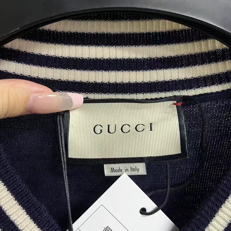 Gucci Gucci Black Bee V-Neck Wool Sweater Size US XL / EU 56 / 4 - 3 Thumbnail