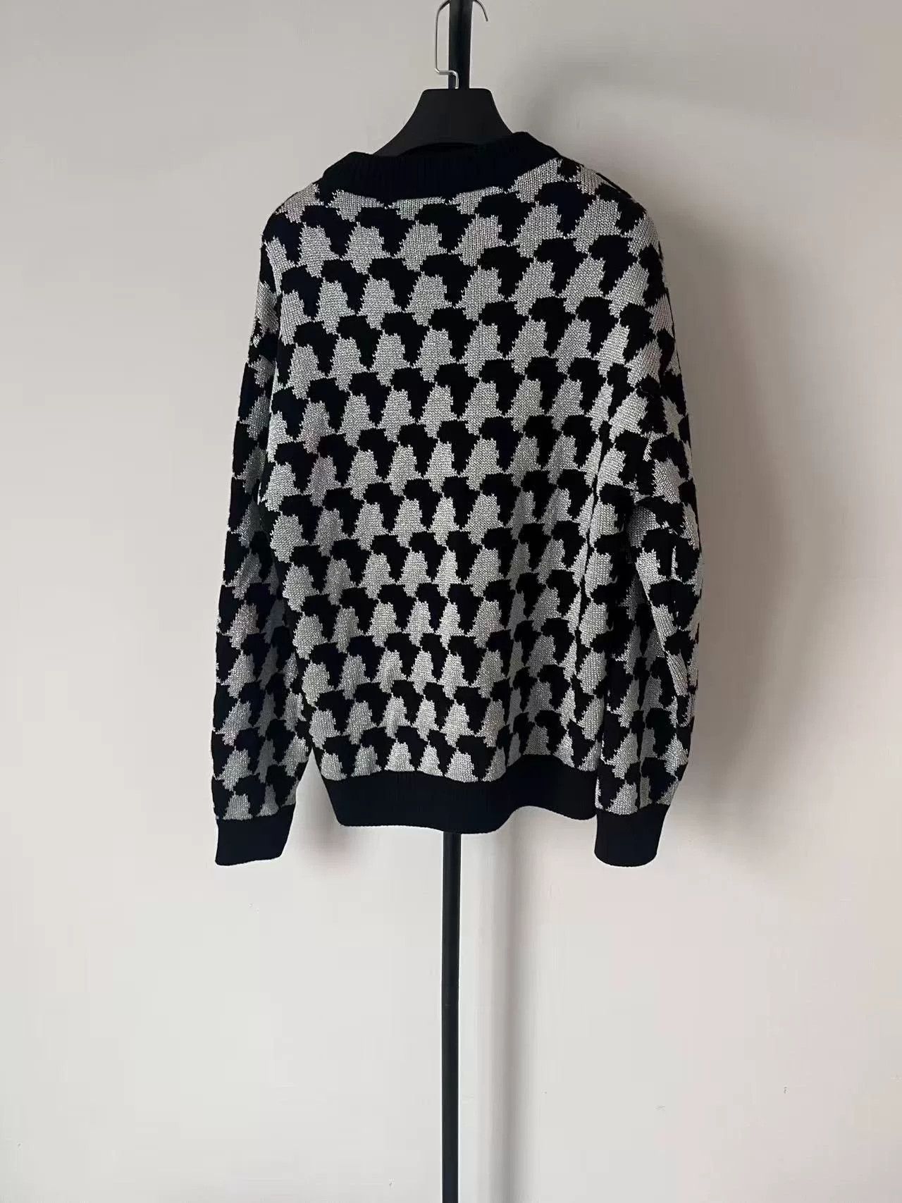 Louis Vuitton Louis Vuitton Wool Crewneck Sweater Men Size US S / EU 44-46 / 1 - 2 Thumbnail