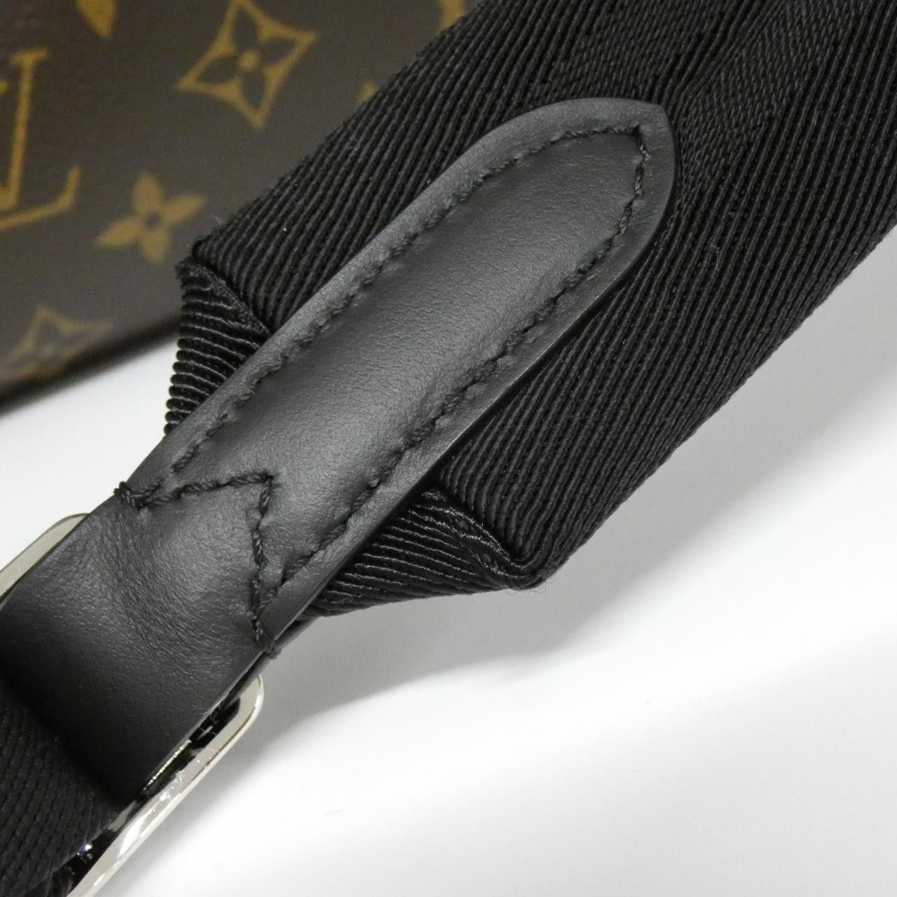 Louis Vuitton Louis Vuitton Louis Vuitton Discovery Monogram Backpack Canvas Backpack M46684 DUTY FREE for USA Size ONE SIZE - 5 Thumbnail