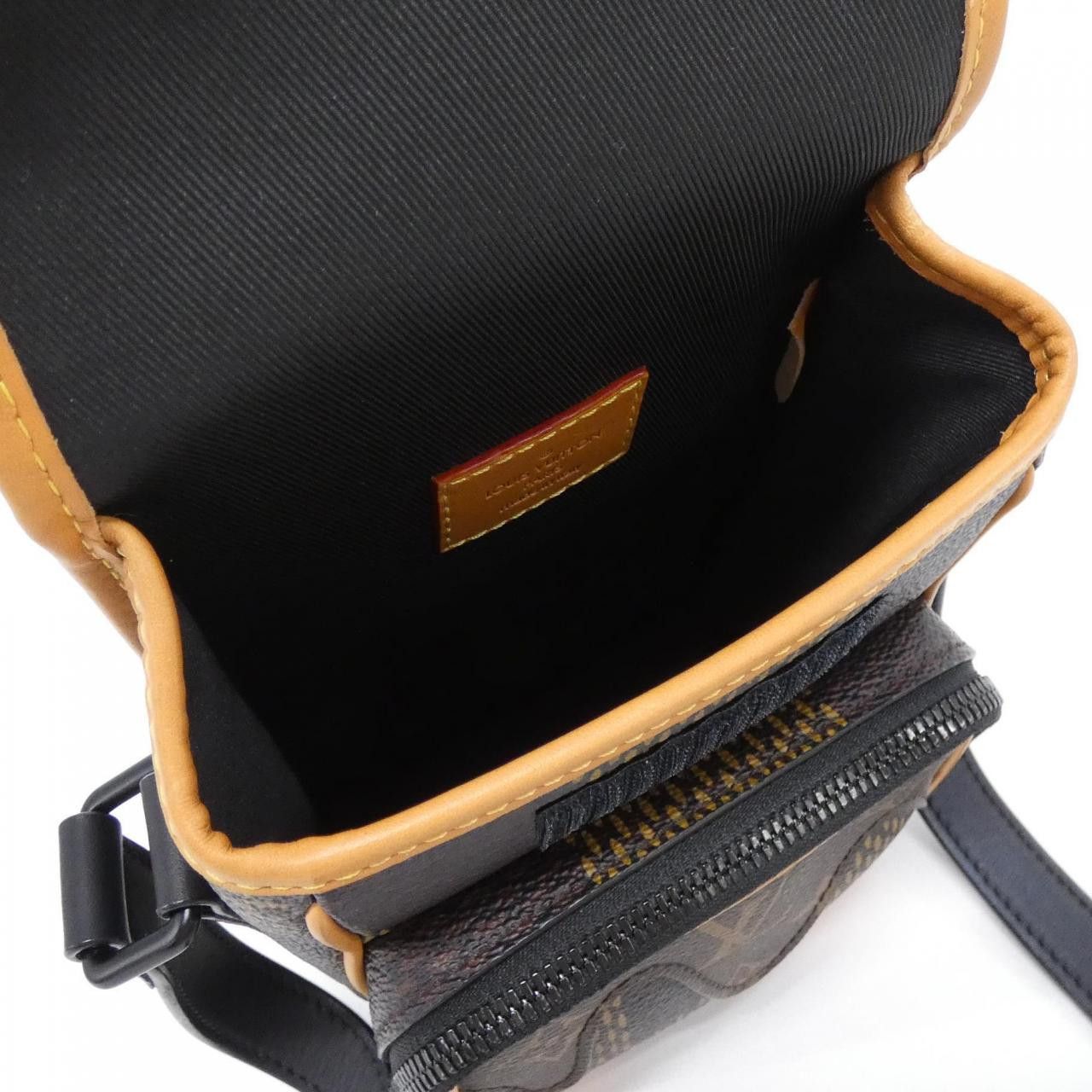 Louis Vuitton Louis Vuitton Louis Vuitton LV Squared Damier Giant Messenger Bag Canvas Shoulder Bag N40357 DUTY FREE for USA Size ONE SIZE - 6 Thumbnail