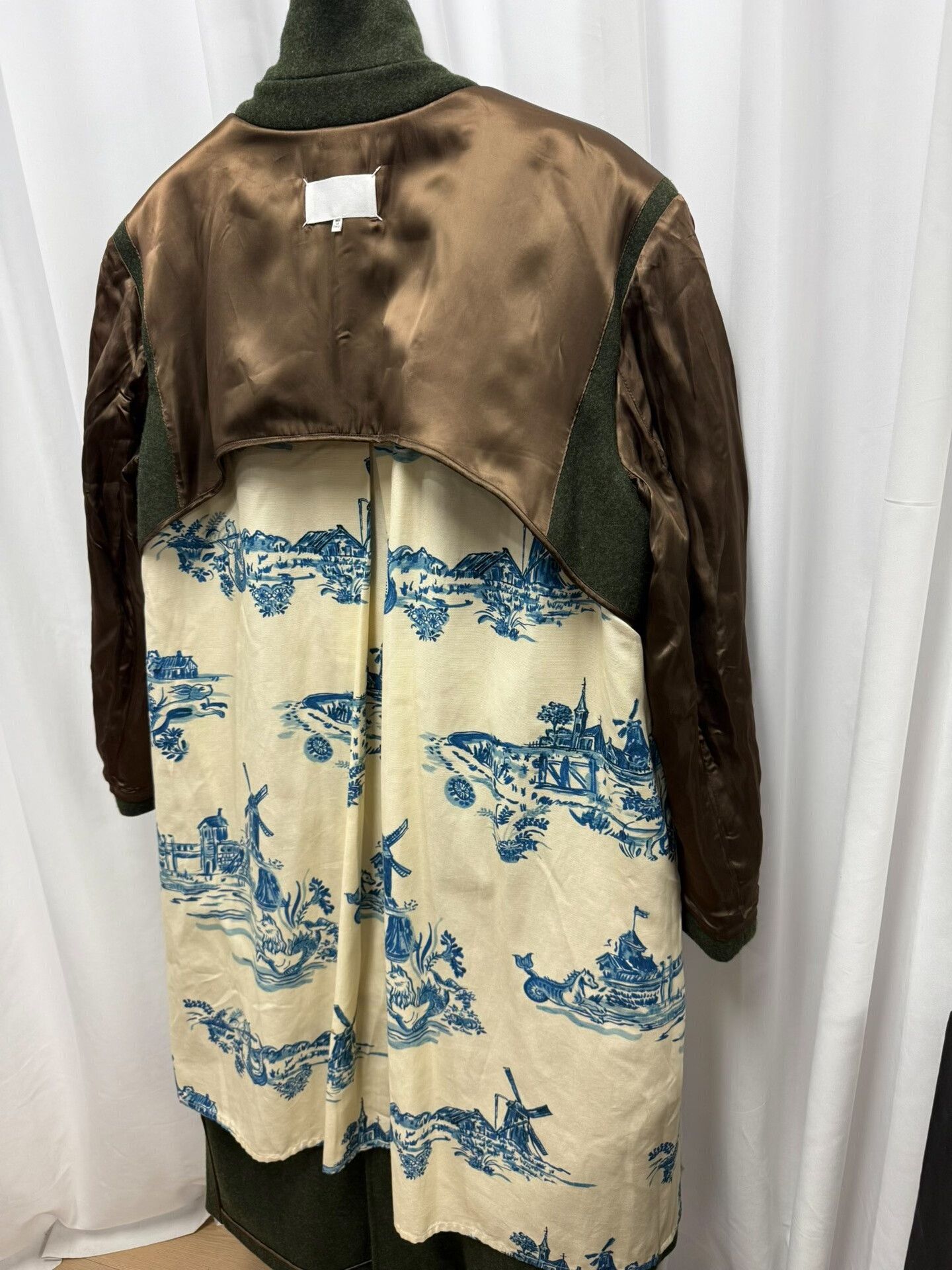 Maison Margiela thick wool coat with unique design Size L / US 10 / IT 46 - 2 Thumbnail