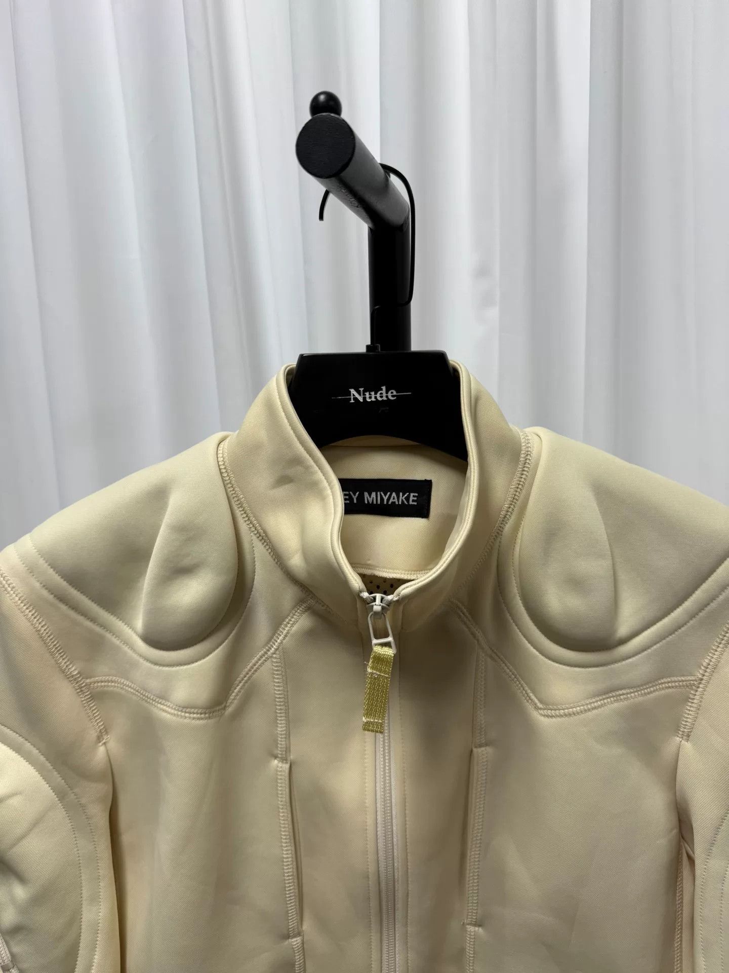 Issey Miyake issey miyake muscular structured jacket size 3 Size US M / EU 48-50 / 2 - 4 Thumbnail