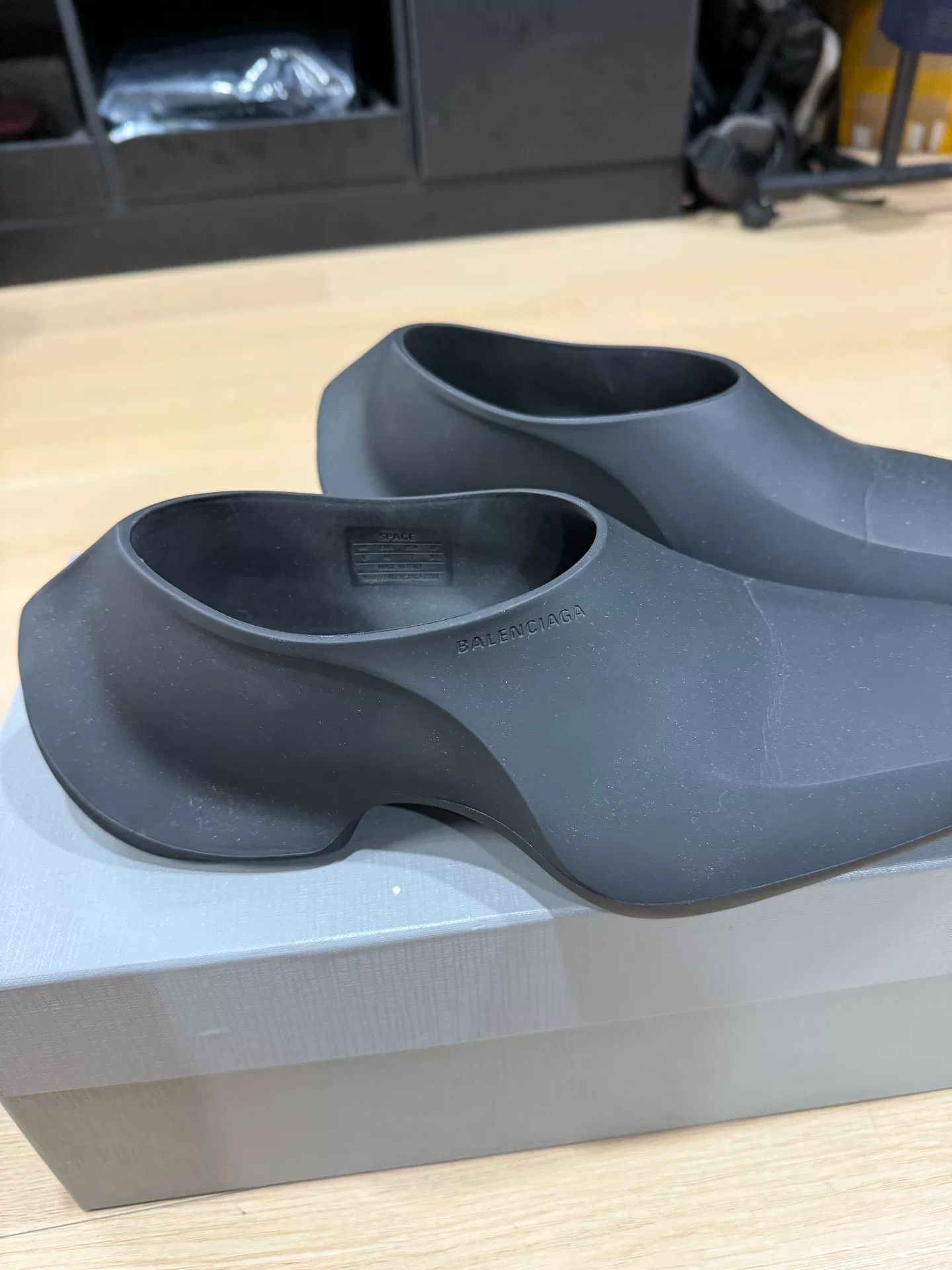 Balenciaga balenciaga matte space shoes size 40 Size US 10 / EU 43 - 5 Thumbnail