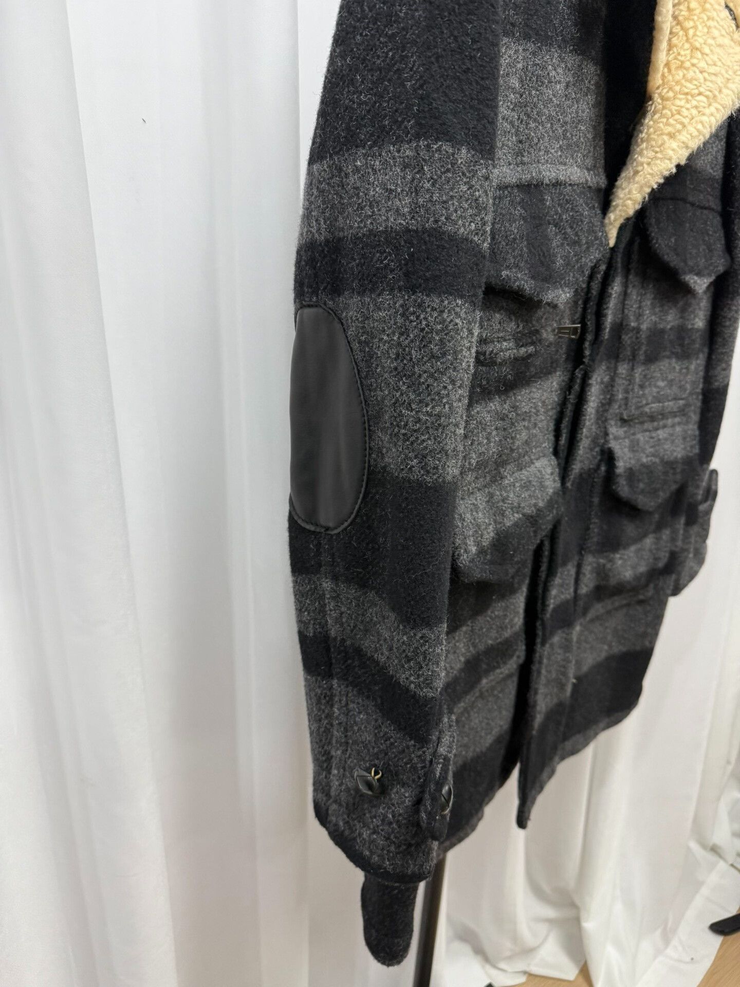 Comme des Garcons wool coat with faux fur collar Size US L / EU 52-54 / 3 - 5 Thumbnail