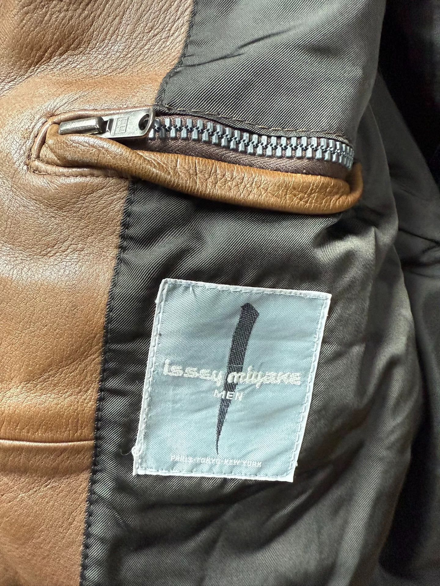 Issey Miyake brown leather jacket with removable collar Size US L / EU 52-54 / 3 - 6 Thumbnail