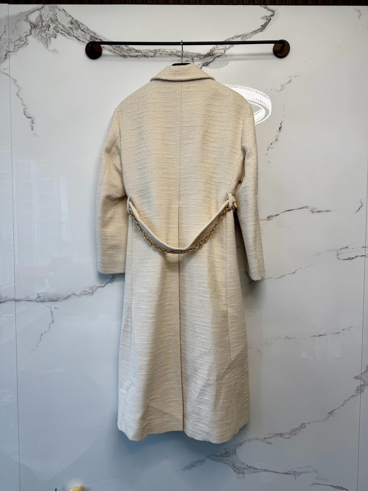 Gucci gucci white coat with gold accents Size M / US 6-8 / IT 42-44 - 3 Thumbnail