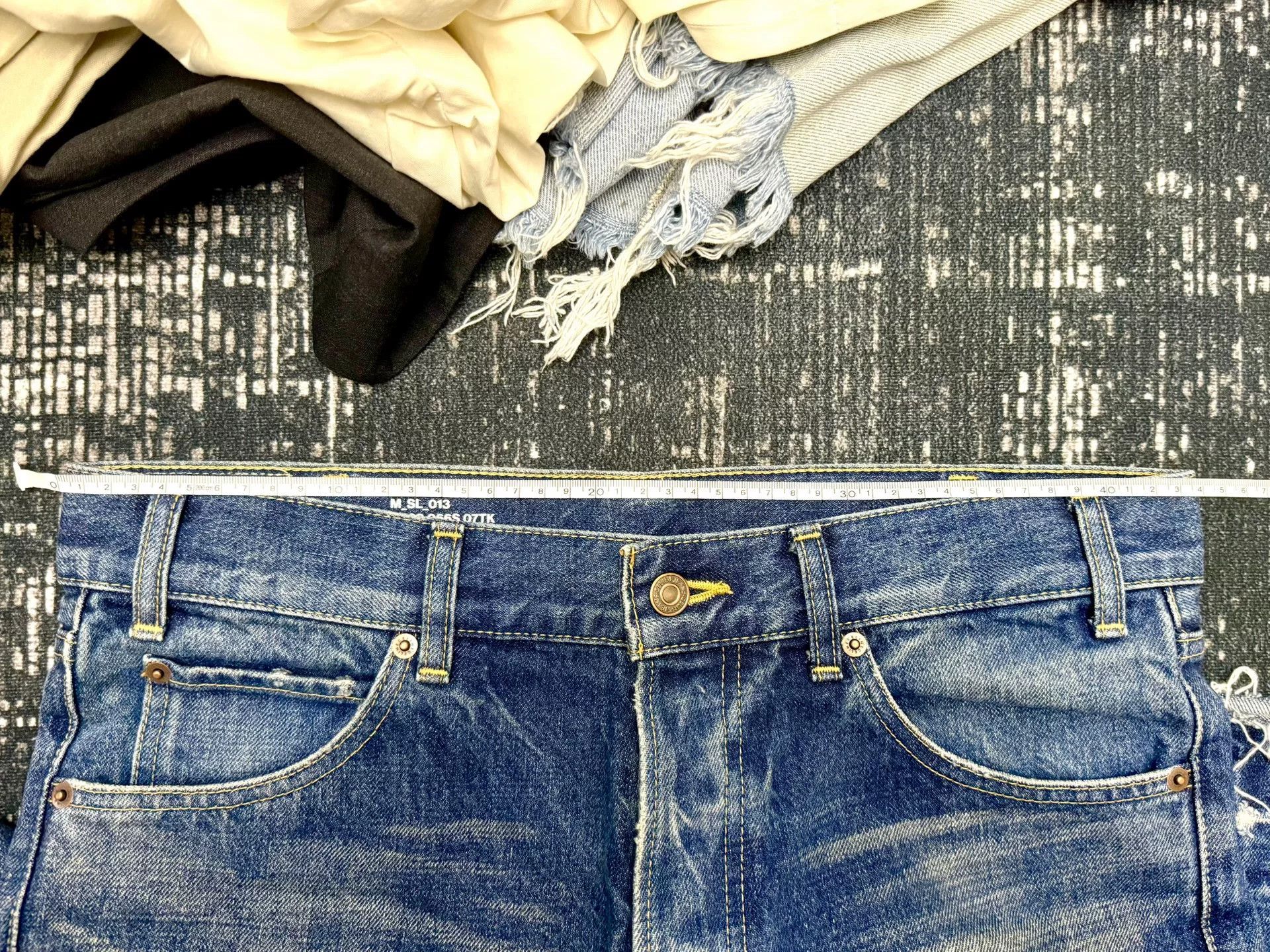 Celine celine dark blue distressed denim pants Size US 31 - 6 Thumbnail