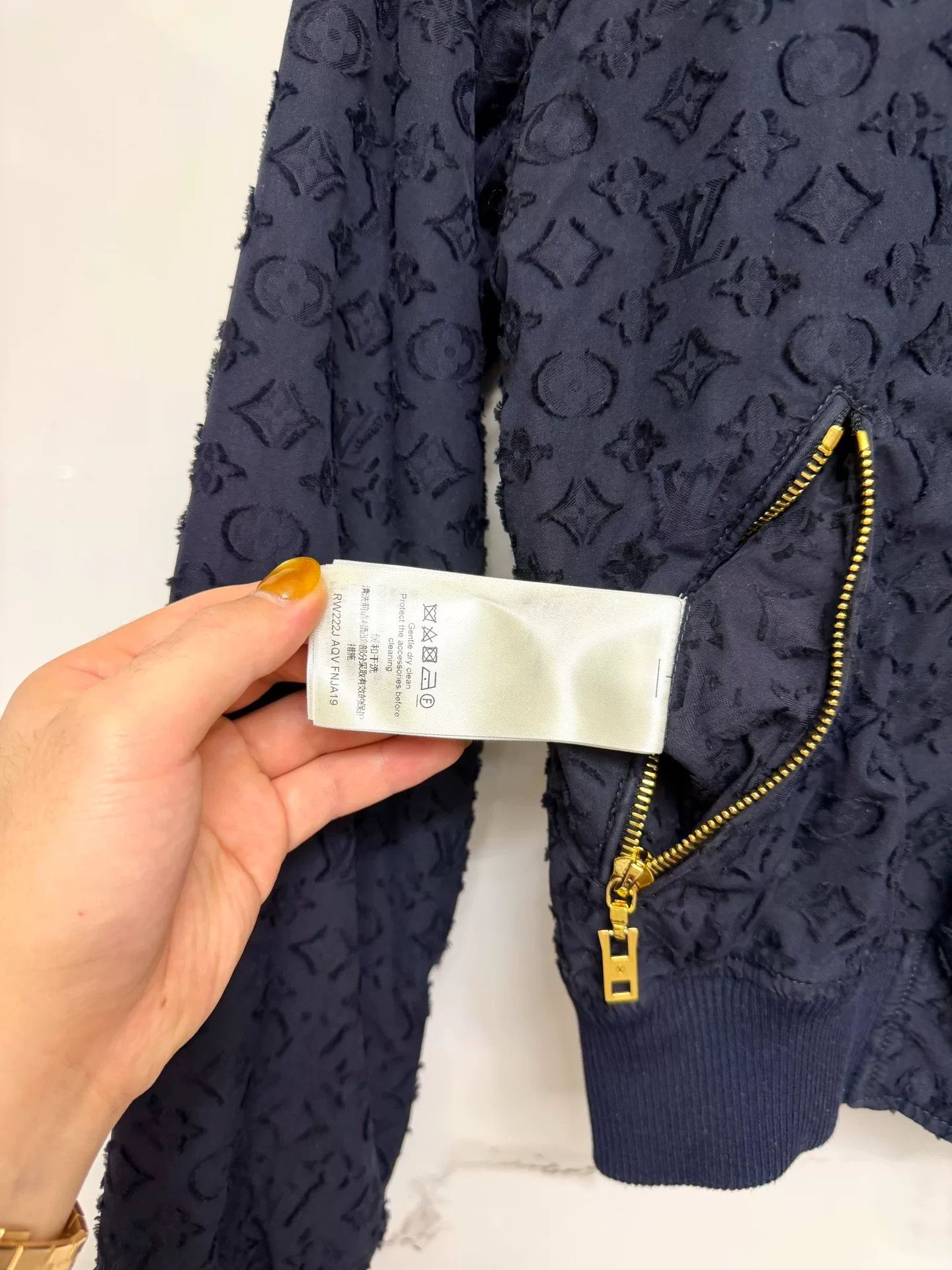 Louis Vuitton louis vuitton reversible pilot bomber jacket Size US M / EU 48-50 / 2 - 5 Thumbnail