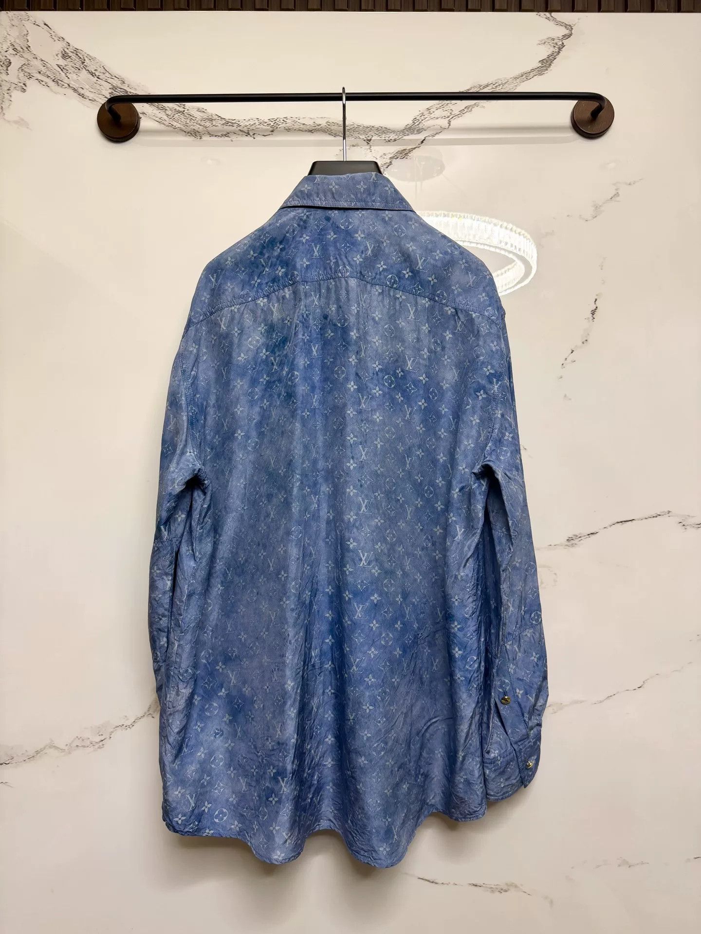 Louis Vuitton louis vuitton light blue printed silk shirt Size M / US 6-8 / IT 42-44 - 3 Thumbnail