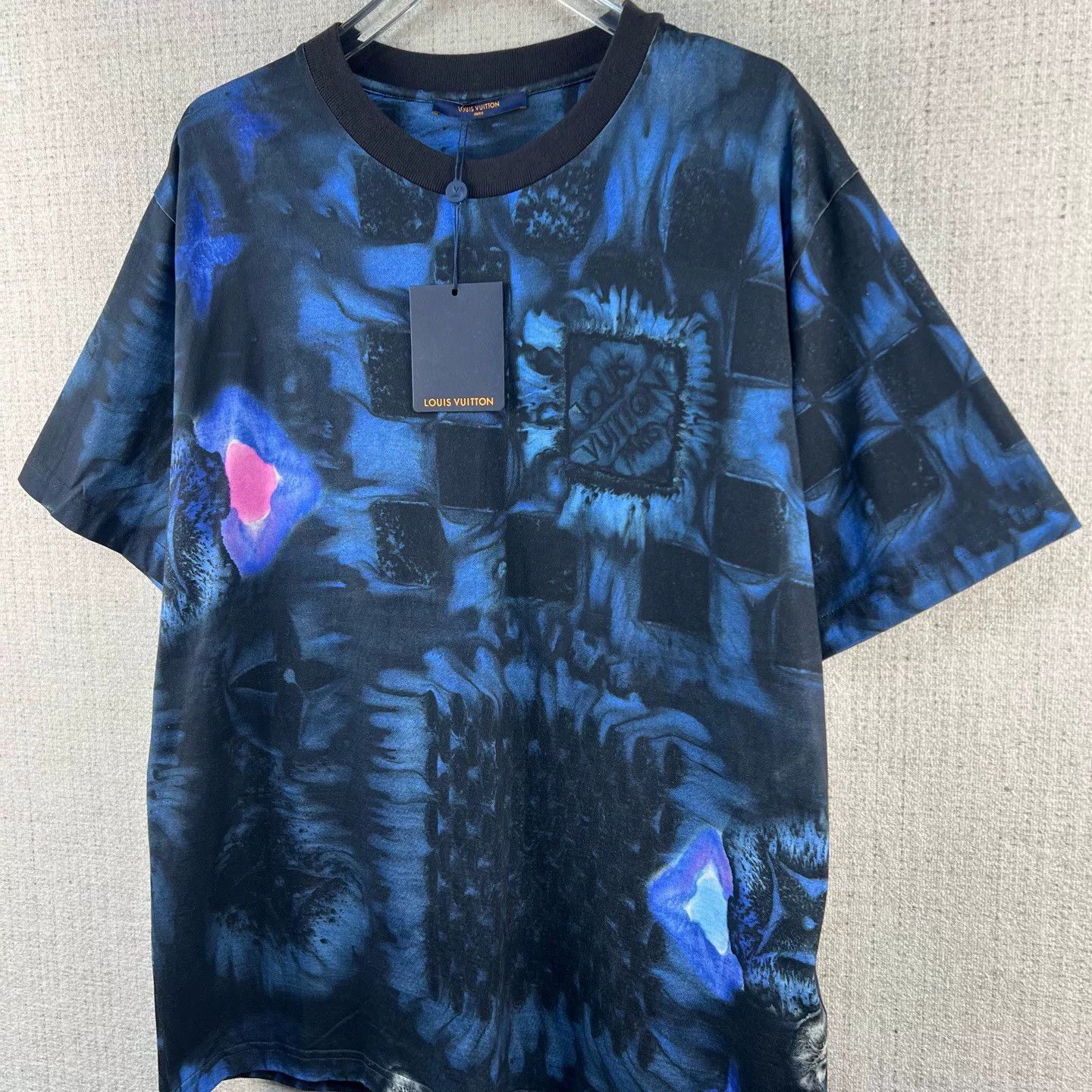 Louis Vuitton Louis Vuitton Digital Print Casual T-Shirt Size US L / EU 52-54 / 3 - 2 Thumbnail