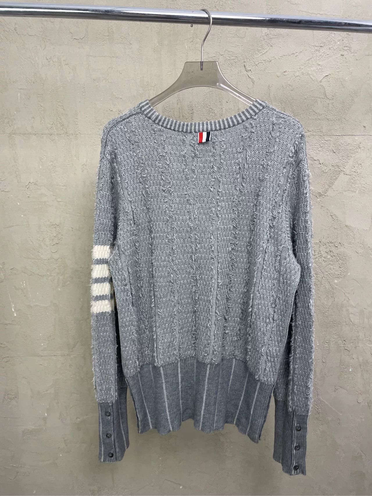 Thom Browne Thom Browne Gray Stripe Fringe Wool Sweater Size US M / EU 48-50 / 2 - 2 Thumbnail