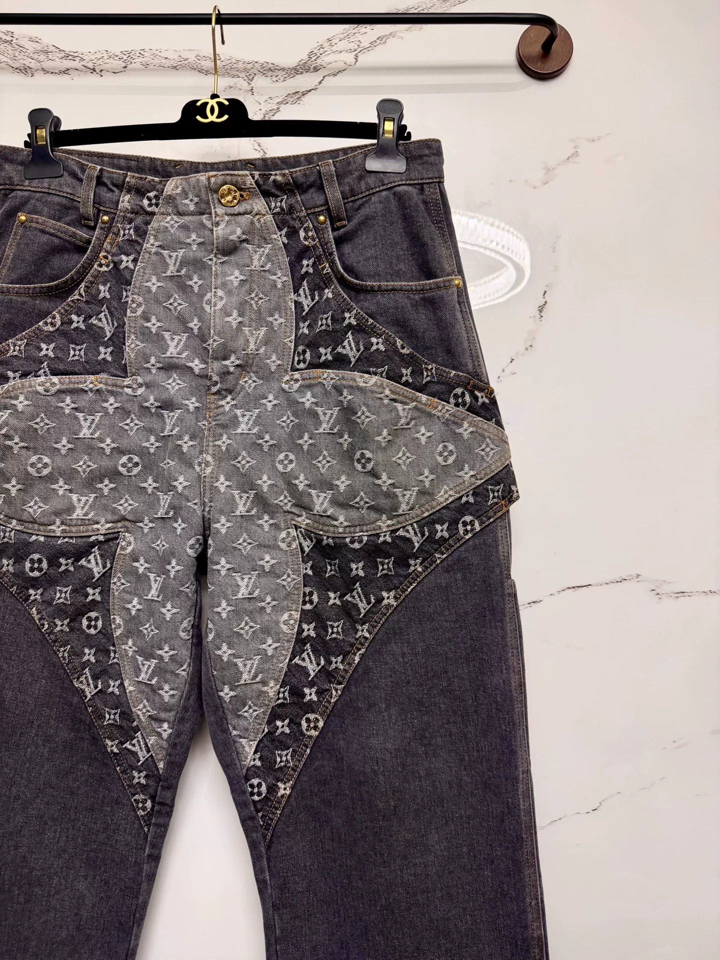 Louis Vuitton louis vuitton gray logo denim pants Size US 31 - 2 Thumbnail