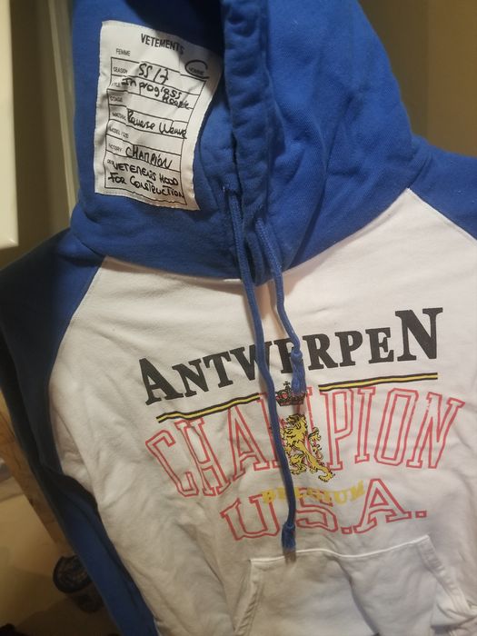 Vetements champion best sale in progress hoodie