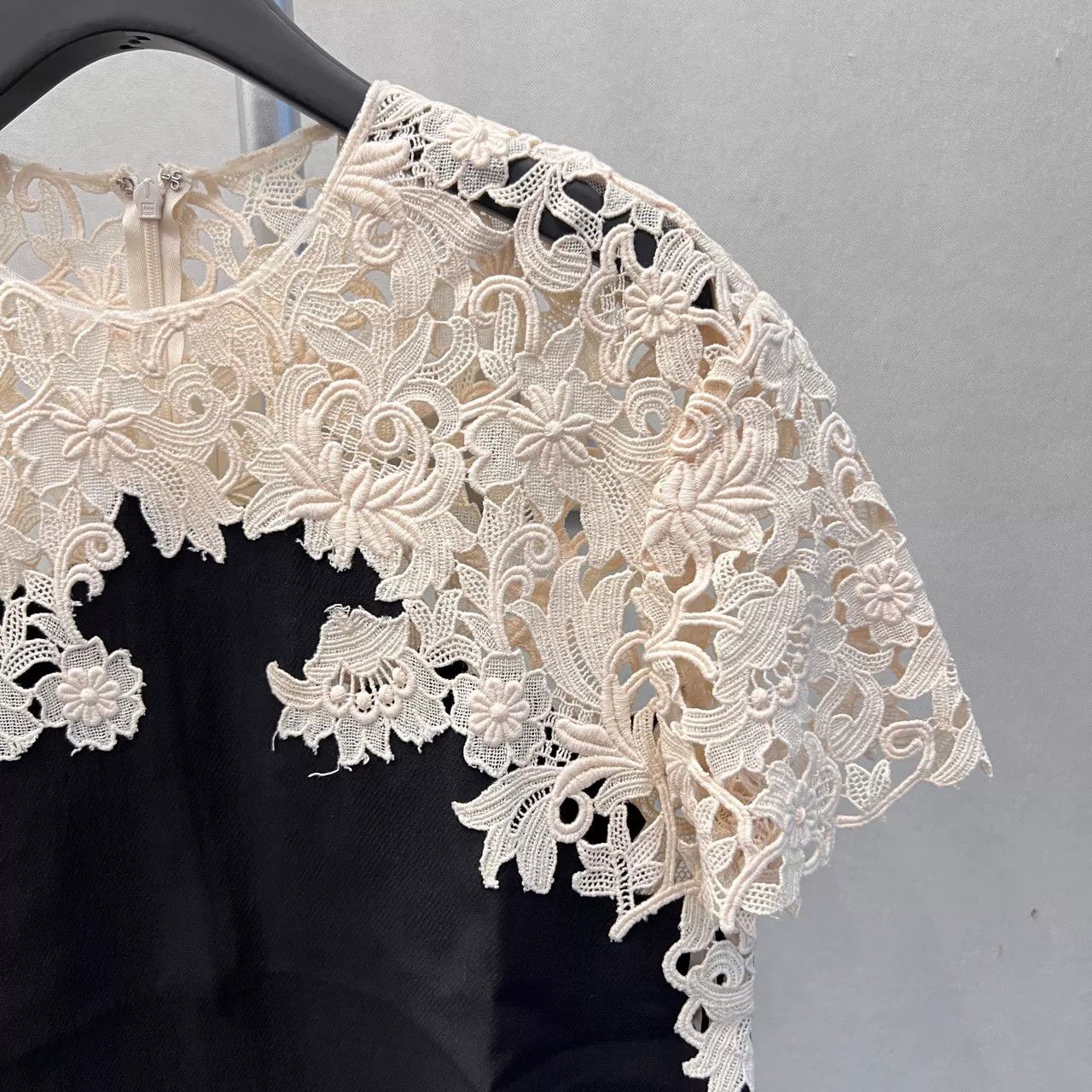 Valentino Valentino Silk Wool Lace Short Sleeve Size US M / EU 48-50 / 2 - 5 Thumbnail