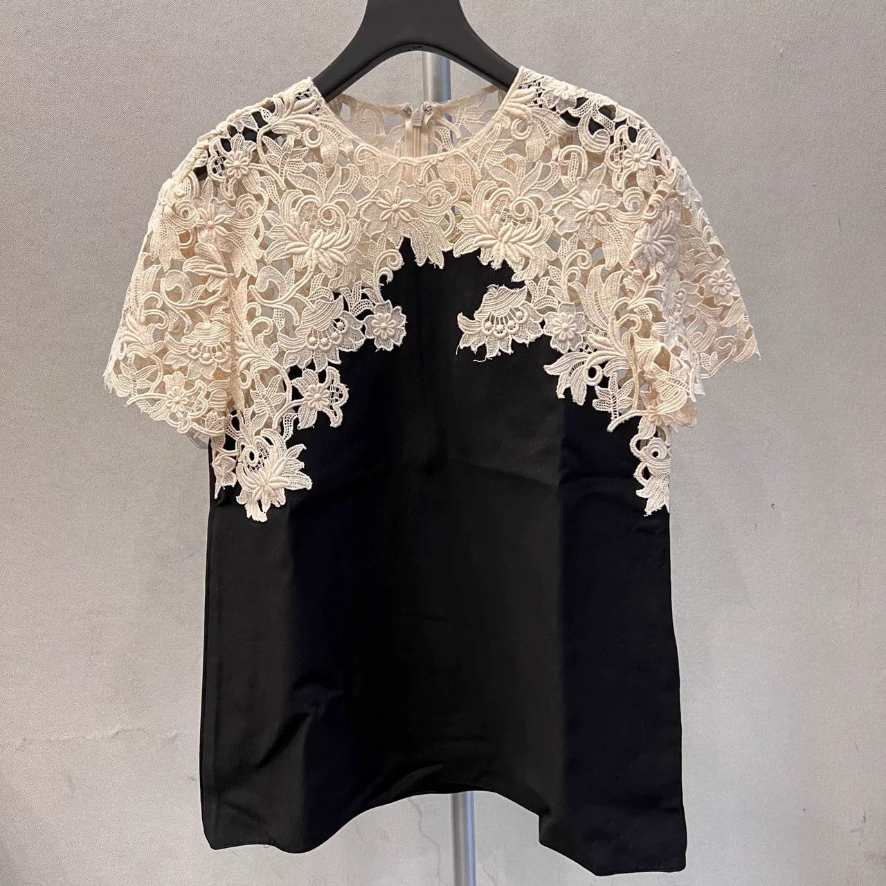 Valentino Valentino Silk Wool Lace Short Sleeve Size US M / EU 48-50 / 2 - 8 Thumbnail