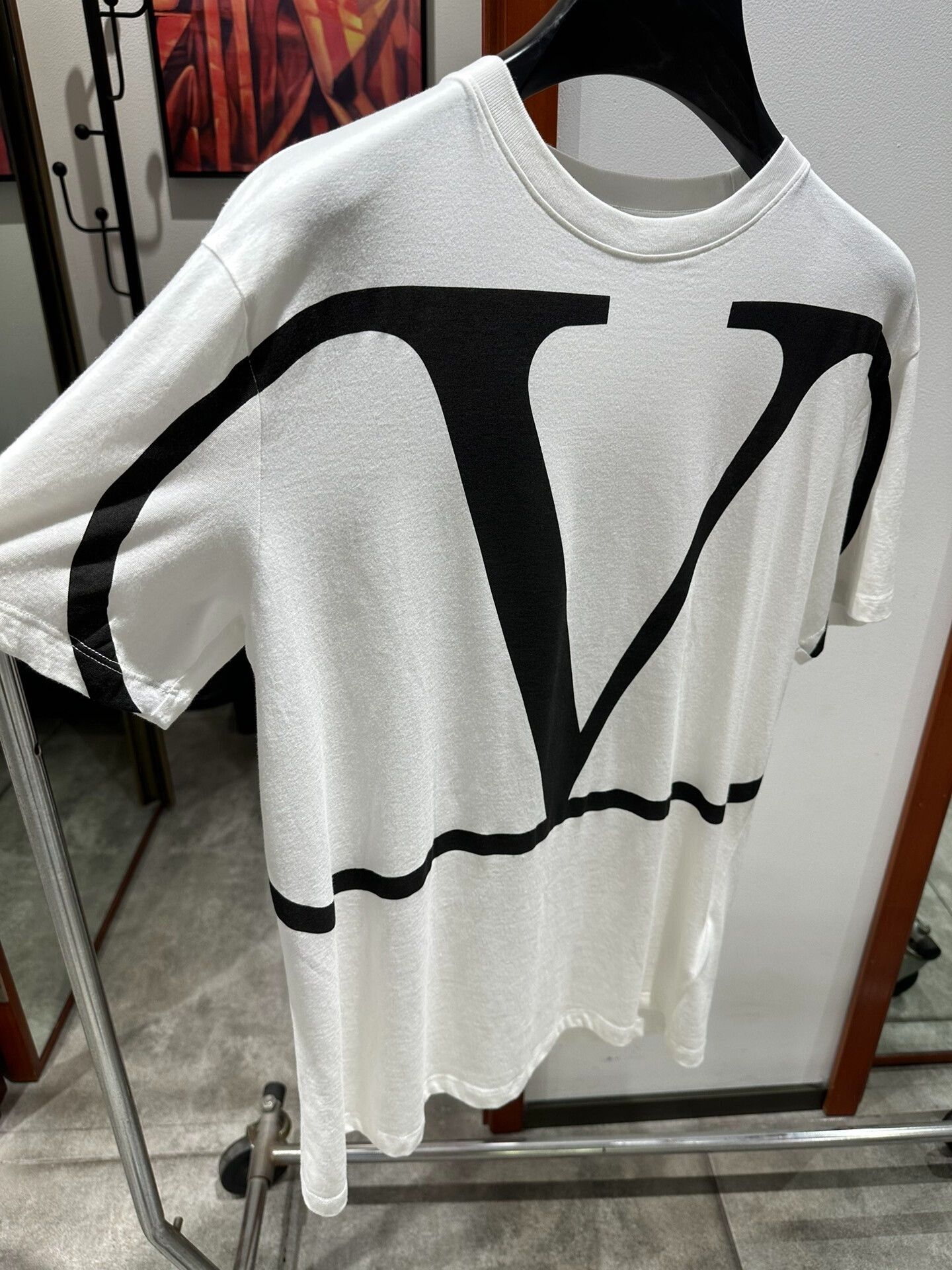 Valentino Valentino Big V Logo Unisex T-shirt Size US M / EU 48-50 / 2 - 2 Thumbnail