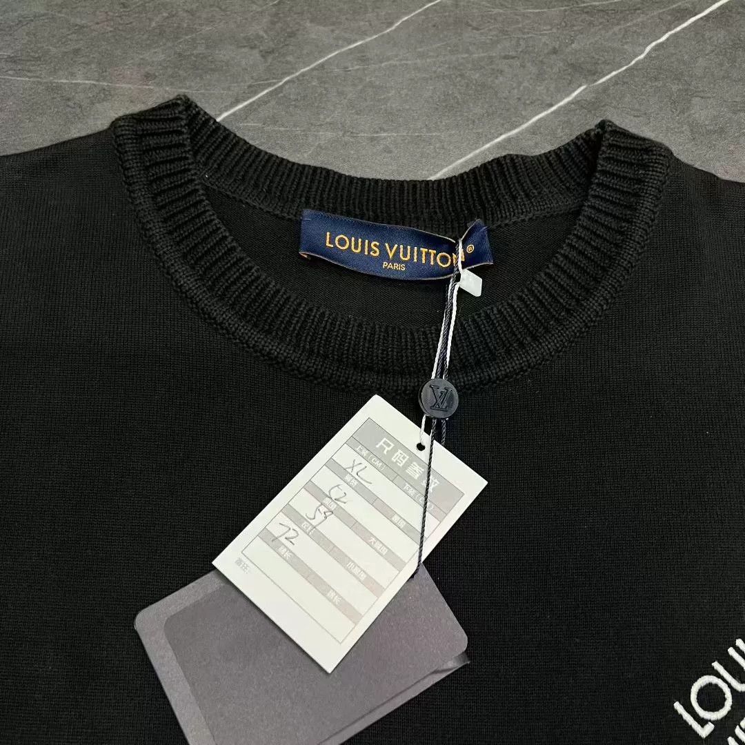 Louis Vuitton louis vuitton logo short sleeve t-shirt Size US XL / EU 56 / 4 - 5 Thumbnail