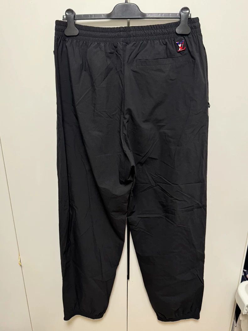 Louis Vuitton Louis Vuitton x NBA Logo Sweatpants Size US 32 / EU 48 - 2 Thumbnail